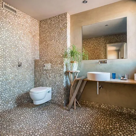 La Loge De Mer, Urbain 4*