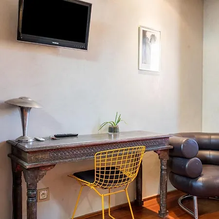 La Loge De Mer, Urbain Gæstehus