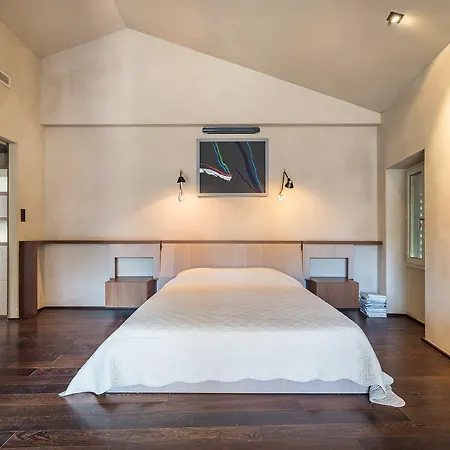 La Loge De Mer, Urbain Vendégház