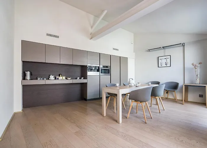 Pensión La Loge De Mer, Urbain