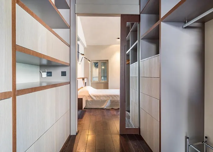 La Loge De Mer, Urbain Perpiñán
