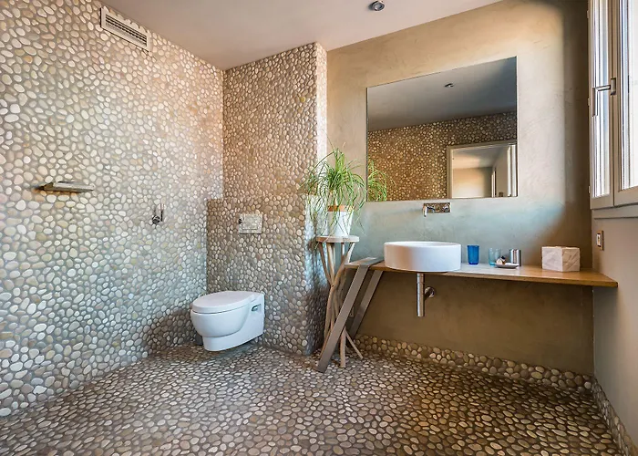 La Loge De Mer, Urbain Pensión 4*