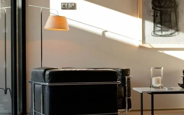 La Loge De Mer, Urbain Perpiñán